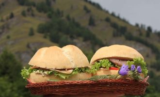 Panini farciti con salse sfiziose per la merenda salata degli studenti di Scuola Secondaria di I grado a cura di Gabriella Rizzo | Homework & Muffin