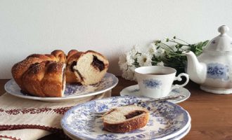 Brioche con cioccolato e pere per la merenda dolce degli studenti di Scuola Secondaria di I grado a cura di Gabriella Rizzo | Homework & Muffin