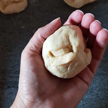 Brioche con cioccolato e pere per la merenda dolce degli studenti di Scuola Secondaria di I grado a cura di Gabriella Rizzo | Homework & Muffin