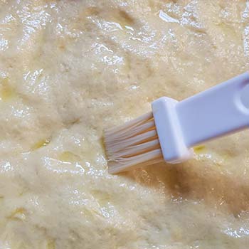 Focaccia pugliese per la merenda salata degli studenti della Scuola Secondaria di I grado a cura di Gabriella Rizzo | Homework & Muffin
