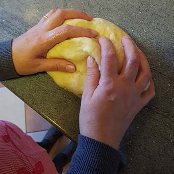 Brioche con castagne e noci per la merenda dolce degli studenti della Scuola Secondaria di I grado | Homework & Muffin