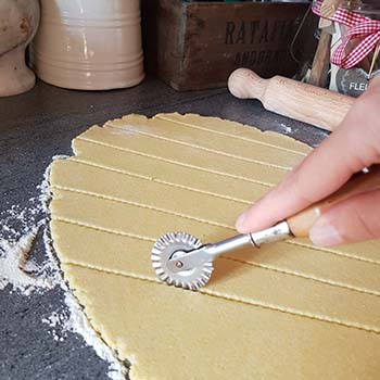 Crackers saporiti per la merenda salata degli alunni della Scuola Secondaria di I grado a cura di Gabriella Rizzo | Homework & Muffin