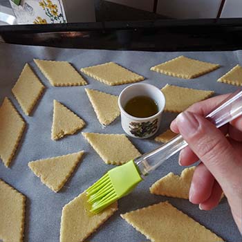 Crackers saporiti per la merenda salata degli alunni della Scuola Secondaria di I grado a cura di Gabriella Rizzo | Homework & Muffin