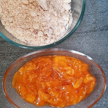 Crumble al kaki e nocciole, merenda dolce per gli studenti della Scuola Secondaria di I grado a cura di Gabriella Rizzo | Homework & Muffin