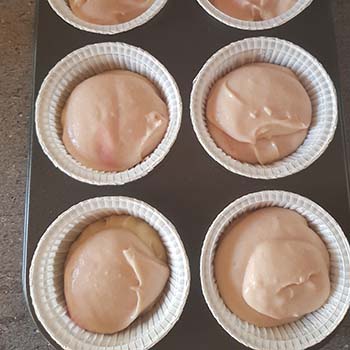 Cupcake alla panna e ribes: ricetta per la merenda dolce per gli studenti della Scuola Secondaria di I grado a cura di Gabriella Rizzo | Homework & Muffin