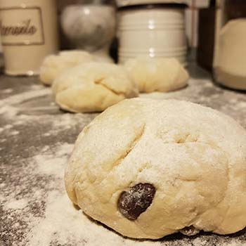 Panini con le olive per la vigilia della festa dell'Immacolata secondo la tradizione culinaria pugliese a cura di Gabriella Rizzo | Homework & Muffin