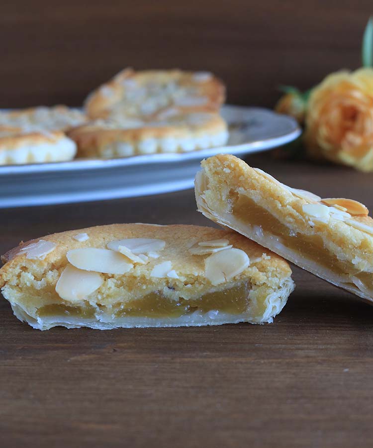 Crostatine con crema frangipane e pesche, merenda dolce per gli alunni della Scuola Secondaria di I grado a cura di Gabriella Rizzo. | Homework & Muffin