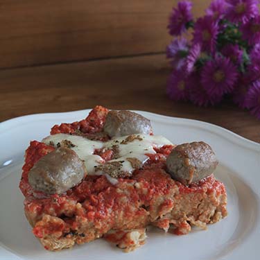 Ricetta della Pizza di pane nero di segale con salsiccia di Bra e tartufo, partecipante al contest Lo Pan Ner a cura di Gabriella Rizzo - Homework & Muffin