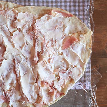 Rotolo di pane carasau, ricetta per la merenda salata per gli studenti della Scuola Secondaria di I grado | Homework & Muffin