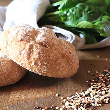 Burger di quinoa, tacchino e spinaci, ricetta per la merenda salata per gli studenti a cura di Gabriella Rizzo | Homework & Muffin