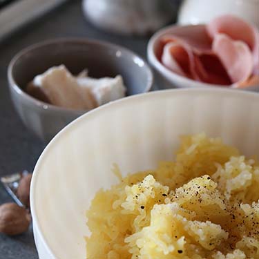 Cake salato con crema ai pinoli e bocche di leone per il Contest Buon appetito … fiorellino, promosso da AIFB, Tre civette sul comò ed Ed. ZEM | Homework & Muffin