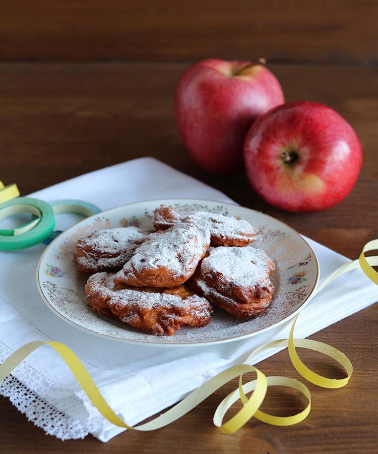 Frittelle di mele, ricetta per la merenda dolce per gli studenti della Scuola Secondaria di I grado a cura di Gabriella Rizzo | Homework & Muffin