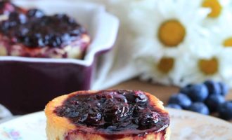 Mini cheesecake ai mirtilli, ricetta per la merenda dolce dei bambini e ragazzi a cura di Gabriella Rizzo | Homework & Muffin
