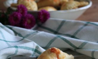 Fiadoni abruzzesi, merenda salata per bambini e ragazzi, a cura di Gabriella Rizzo | Homework & Muffin