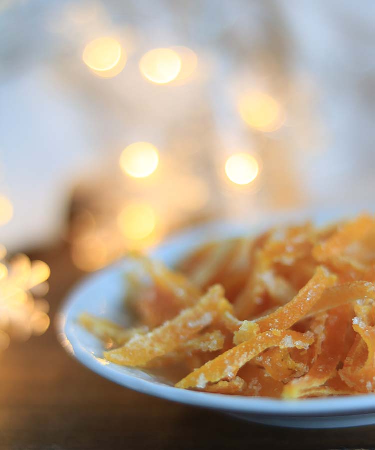 Scorzette all'arancia candite. merenda dolce per i bambini o regalo dolce per Natale a cura di Gabriella Rizzo | Homework & Muffin