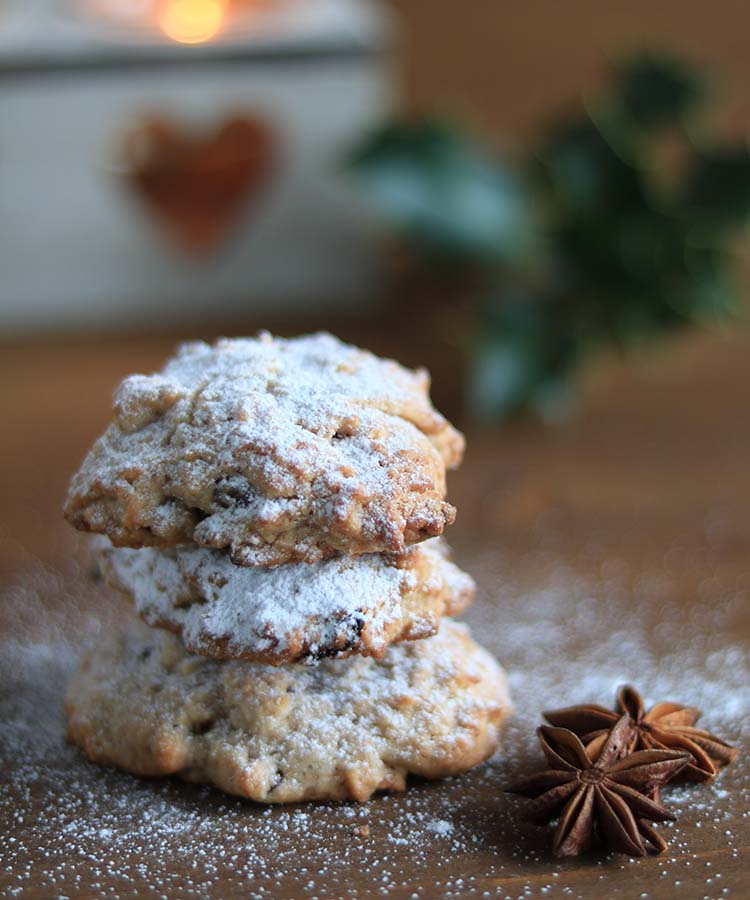 Biscotti con gocce di cioccolato e spezie, merenda dolce e idea regalo per Natale a cura di Gabriella Rizzo | Homework & Muffin