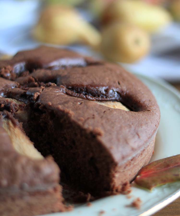 Torta con cioccolato e pere, ricetta per la merenda dolce per bambini e ragazzi a cura di Gabriella Rizzo | Homework & Muffin