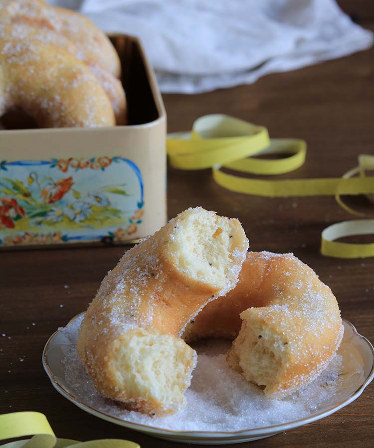 Ciambelle di patate con semi di papavero, ricetta di Carnevale per la merenda dolce a cura di Gabriella Rizzo | Homework & Muffin