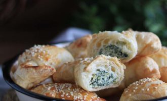 Mini brioches con ricotta e spinaci, ricetta per la merenda salata per bambini e ragazzi a cura di Gabriella Rizzo | Homework & Muffin