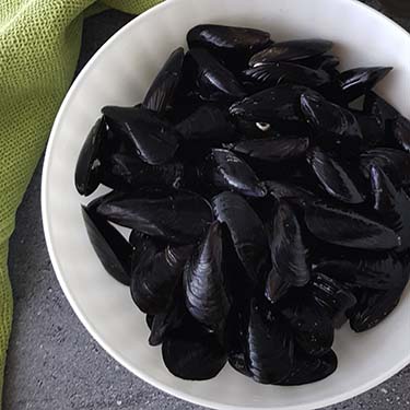 Un secondo piatto d'autore - Cozze ripiene, ricetta per il Contest Lo Pan Ner 2021 a cura di Gabriella Rizzo | Homework & Muffin