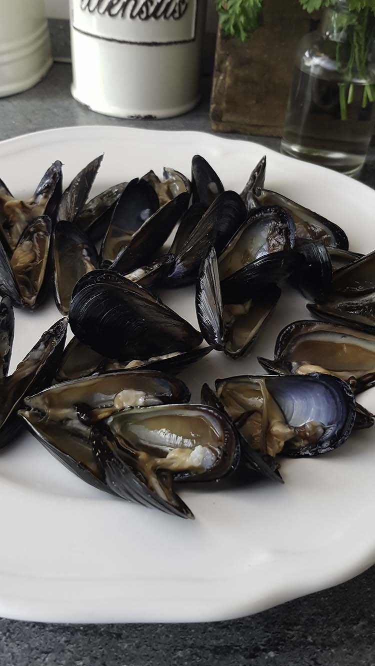 Un secondo piatto d'autore - Cozze ripiene, ricetta per il Contest Lo Pan Ner 2021 a cura di Gabriella Rizzo | Homework & Muffin