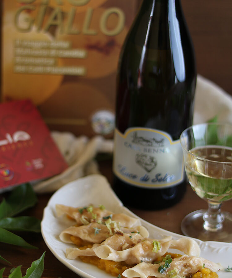 Tortelli di grana al profumo di maggiorana e noce moscata con sugo speziato di zucca e cristalli di porro | Homework & Muffin