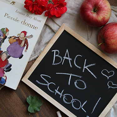 Torta di mele, ricetta per la rubrica #frameofbreak di settembre con un approfondimento sul romanzo Piccole donne di Louisa May Alcott a cura di Gabriella Rizzo | Homework & Muffin